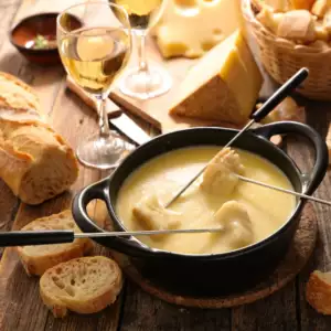 Cooking cheese fondue, cheese fondue, Cooking time cheese fondue, fondue